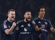 雷火电竞下载-GEN力克KT，Doinb成为全场焦点2025世界赛3:0（巴黎）