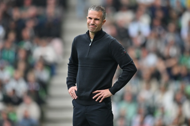 瑞典碾压曼联,范佩西制霸全场的简单介绍 瑞典碾压曼联,范佩西制霸全场的简单介绍